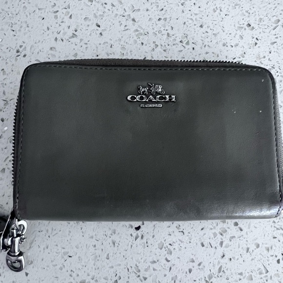 Coach Vintage Wallet EUC Olive Color Womens Clutch - Picture 3 of 15